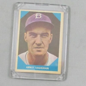 1960 FLEER BASEBALL GREATS BASEBALL CARD #11 ARKY VAUGHAN IN STACKABLE SNAP CASE - Picture 1 of 2