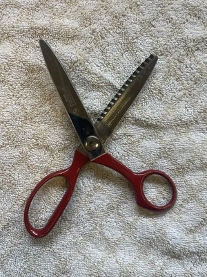 Mundial Forged 7 1/2 Inch Pinking Shears Made in Brazil - Image 1 of 4
