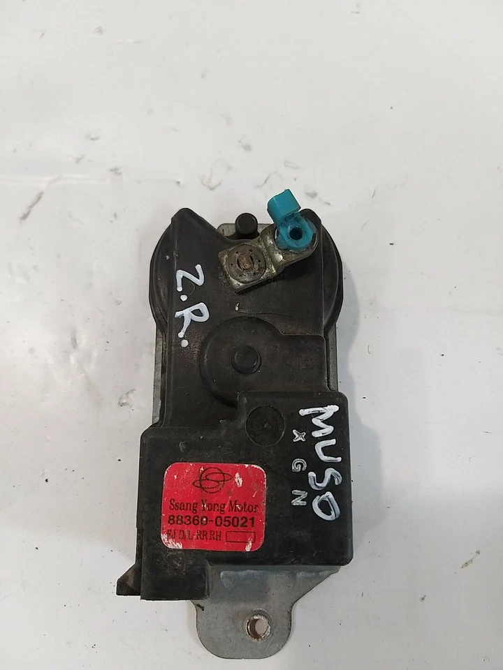 Actuador Cerradura Puerta Trasera Derecha Daewoo Musso 88360-05021 Genuino Año 1999 - Imagen 1 de 4