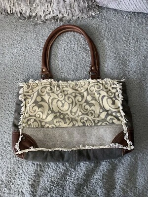 Myra Handcrafted Leaf Swirl Print Boho, Purse, Handbag Fringe Foto 1 de 4