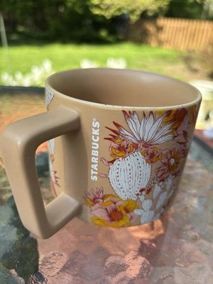 TAZA DE CAFÉ STARBUCKS. TAZA DE CAFÉ FLORAL SARBUCKS. Taza con estampado Art Deco Foto 1 de 4