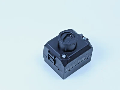 07-08 Mercedes W221 S550 CL63 AMG Ignition Switch Module 2215450708 OEM - Image 1 of 4