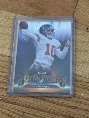 2024 Topps Finest Eli Manning Bombardiers BB-20 SSP Estuche Hit Foto 1 de 2