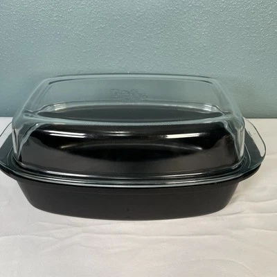 Pampered Chef 4.25 qt Black Covered Roaster Cast Aluminum with Glass Lid - Image 1 of 4