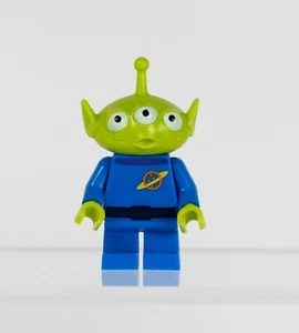 LEGO Toy Story Alien Minifigure. Used + Fast Shipping - Picture 1 of 4