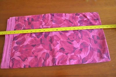 By 1/2 Yd, Deep Pink & Red Leaves on Quilt Cotton, Northcott/Diana Leone, M4524 — 第 1/4 张图片