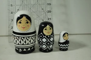 Vintage Wooden Hand-Painted Matryoshka 3pc Russian Nesting Dolls - Picture 1 of 3