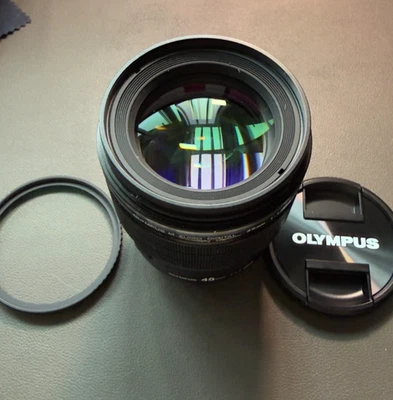 Olympus M.Zuiko Digital ED 45mm F/1.2 Pro Lens, Used, Great Condition - Image 1 of 4
