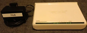 Tenda G1005D powered Switch, 5-Port Gigabit Switch - Picture 1 of 4