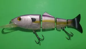 Reaction Strike Revolution Shad 12" Suspending Hard Body With VMC Hooks - Picture 1 of 4