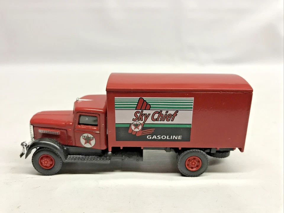 Литой классический грузовик доставки Texaco Peterbilt в масштабе HO IMEX 870174 - Изображение 1 из 4