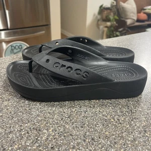 Crocs Baya Plateau Flip Flop Tanga schwarz Gummi Damen 7 NEU! - Bild 1 von 8
