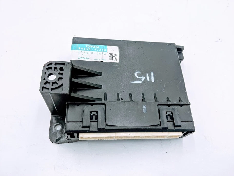 TOYOTA RAV4 MK3 COMFORT ECU 88650-42230 - Image 1 of 1