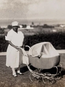 Foto storica anni '30 tata africana nera con carrozzina sud - Foto 1 di 3