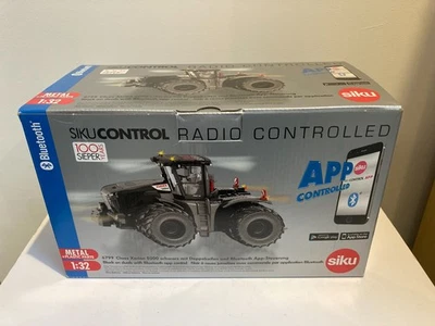 SIKU CLAAS XERION 5000 SPECIAL BLACK EDITION 100 YEARS APP SIKU CONTROLLED - Image 1 of 4