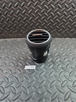 AUDI A3 8P FRONT DASHBOARD HEATER AIR VENT RING 8P0820901  - Image 1 of 4