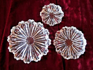  JUEGO DE 3 CENICEROS DE VIDRIO TRANSPARENTE APILABLES STARBURST 5.5" 4" 3" MEDIADOS DE SIGLO - Imagen 1 de 5