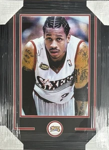 Foto firmata Philadelphia 76ers Allen Iverson incorniciata 11x17 piegata su certificato di autenticità - Foto 1 di 1