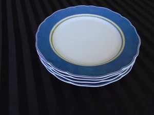 C-978 4 platos de cena festoneados clásicos colección Toscana de cuña borde azul - Imagen 1 de 4