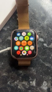 Apple Watch Series 6 złoty pasek 40mm - Zdjęcie 1 z 4
