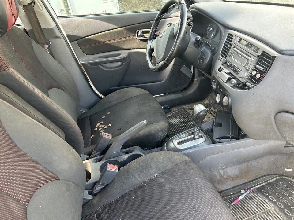 Consola piso delantero sedán sin conector de audio compatible con 08-11 RIO 104874759 Foto 1 de 4