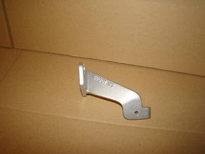 Harley FXR Footboard Mount Left Front OEM NOS 50660-85 FXRD 1986 FXRP 1985-Up - Foto 1 di 5