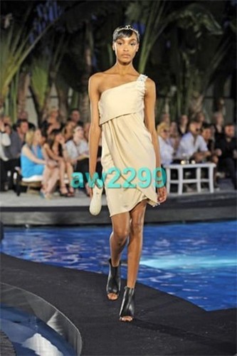 CHANEL $6780 NUOVO CON ETICHETTE 09C 2009 CRISTALLO STEMMA LOGO 36 BEIGE