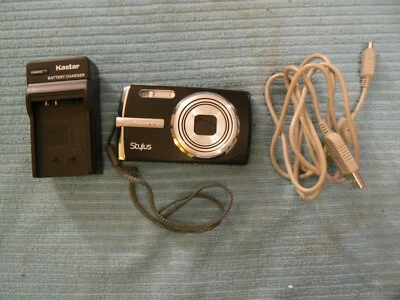 Cámara digital Olympus Stylus 1010 Hyper Crystal LCD 10,1 MP - negra - probada Foto 1 de 4