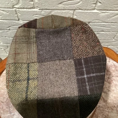 Hanna Hats Donegal Tweed 100% Wool Irish Newsboy/Cabbie Patchwork Cap Medium - Image 1 of 4