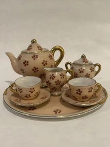 Vintage Miniatur Teeservice Japan rosa mit roten Blumen Goldrand 10 Teile - Bild 1 von 23