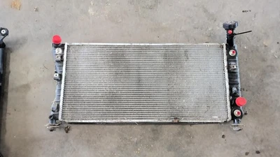 Used Radiator fits: 2005 Pontiac Grand prix w/o police package large nut holds c Foto 1 de 4
