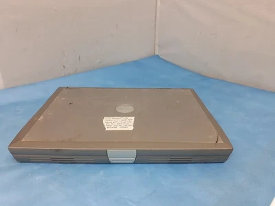 Laptop Dell Latitude D800 Pentium M 1,80 GHz 384 MB RAM 20 GB HDD Windows XP Pro Foto 1 de 4