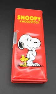 Astuccio magnetico bifacciale vintage Peanuts ~ Snoopy & Woodstock rosso - Foto 1 di 6