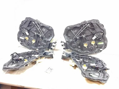 Комплект дверей с электроприводом Jeep JL Wrangler (4) с картами стеклоподъемников 2018-2023 032405 - Изображение 1 из 4