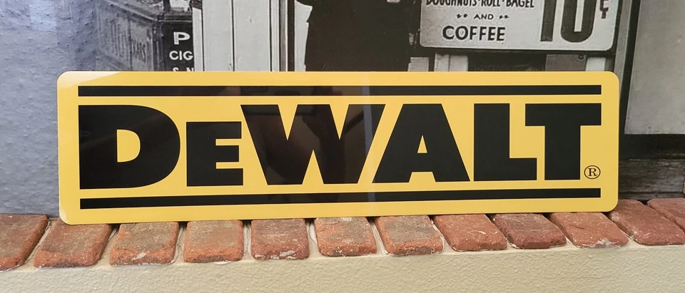 Letrero de aluminio DeWalt 6" x 24" Foto 1 de 1