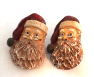 1.25" Vintage Santa Claus Head Pierced Earrings Resin Lightweight - Picture 1 of 3