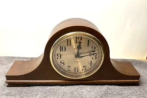 VINTAGE SPARTUS CORPORATION Faux Wood Color Gold Face Mantle Clock 6984 Battery - Picture 1 of 3