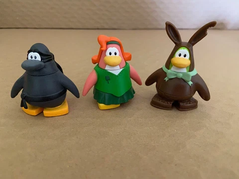Club Penguin Bunny & Shamrock Costume Black Ninja Lot of 3  W/  (O-12) Cover