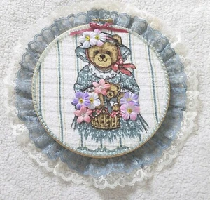 Vintage Embroidery Hoop Art Wall Décor ~ Country Mama and Baby Bear. - Picture 1 of 6