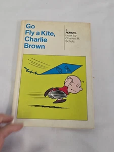 Go Fly A Kite, Charlie Brown Charles M. Schultz Erstausgabe 1960 Wochenleser - Bild 1 von 7