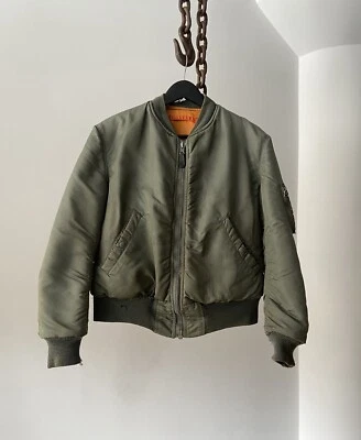 Chaqueta de bombardero de la Fuerza Aérea MA-1 de la USAF talla pequeña verde salvia 1963 Alpha Indust Foto 1 de 4