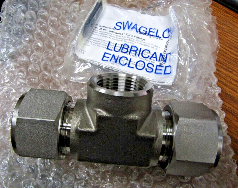 ✌️NEW SWAGELOK SS-1610-3TTF 316 STAINLESS FITTING 1” TUBE X 1”NPT  X 1" TUBE - Image 1 of 3