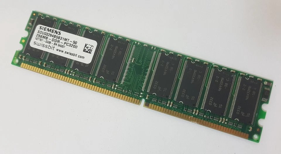 256MB DDR RAM Siemens PC2100 266MHz SDU03264B5B31MT-50 - Bild 1 von 1