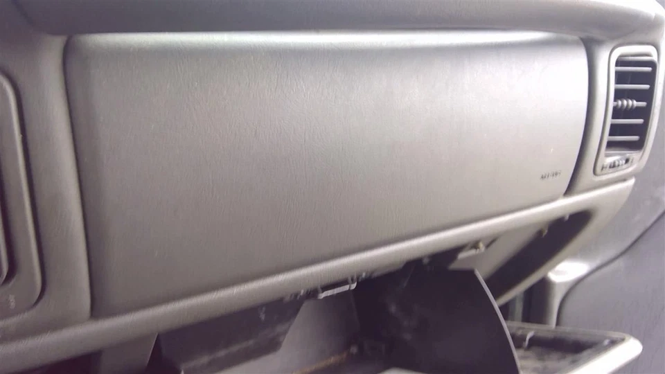 Used Air Bag fits: 2005 Chevrolet Silverado 1500 pickup classic style creased do Foto 1 de 2