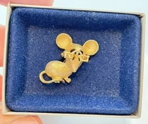 Vintage Avon Gold Tone Mouse w/Movable Glasses Brooch Pin in Box!! - Picture 1 of 9