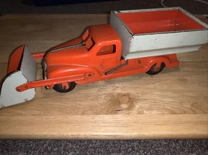 VINTAGE & RARE GESCHA Pressed Steel Truck with Bucket - Picture 1 of 10