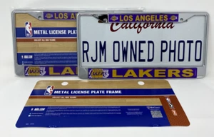 ⭐️⭐️⭐️⭐️⭐️ 2 LAKERS AUTHENTISCHES NBA METAL LOS ANGELES KENNZEICHENRAHMEN GESCHENK - Bild 1 von 5