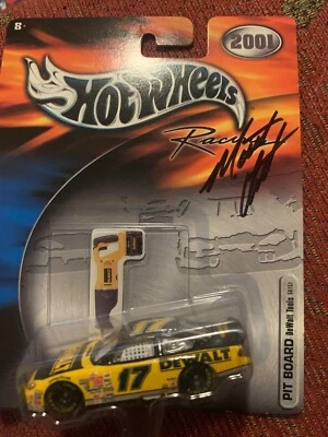  Coche firmado Matt Kenseth Hot Wheels Racing 2001 Pit Board #17 DEWALT TOOLS, nuevo, Foto 1 de 3