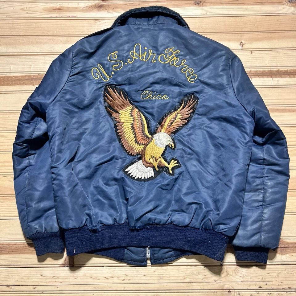 Jaqueta Águia Bordada Vintage Força Aérea dos Estados Unidos Ponto Corrente Tamanho Médio - Imagem 1 de 4