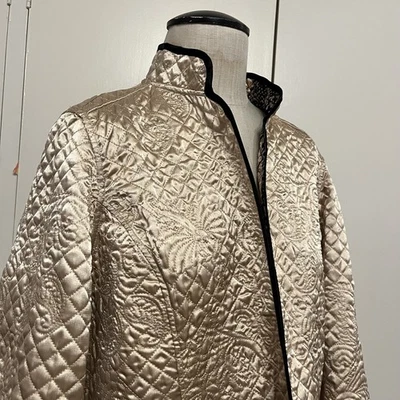 CHICO'S NWT Reversible Multi Print Jacket Quilted  Sz 2 (M/L) MSRP $149 - Image 1 of 4